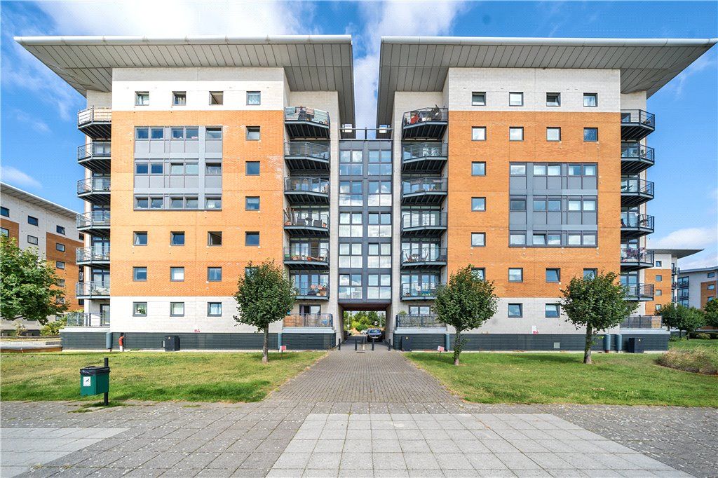 2 bed flat for sale in Fishguard Way, London E16, £260,000 Zoopla