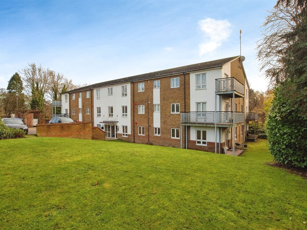 2 bed flat for sale in Rickmansworth Road, Watford WD18, £400,000 Zoopla