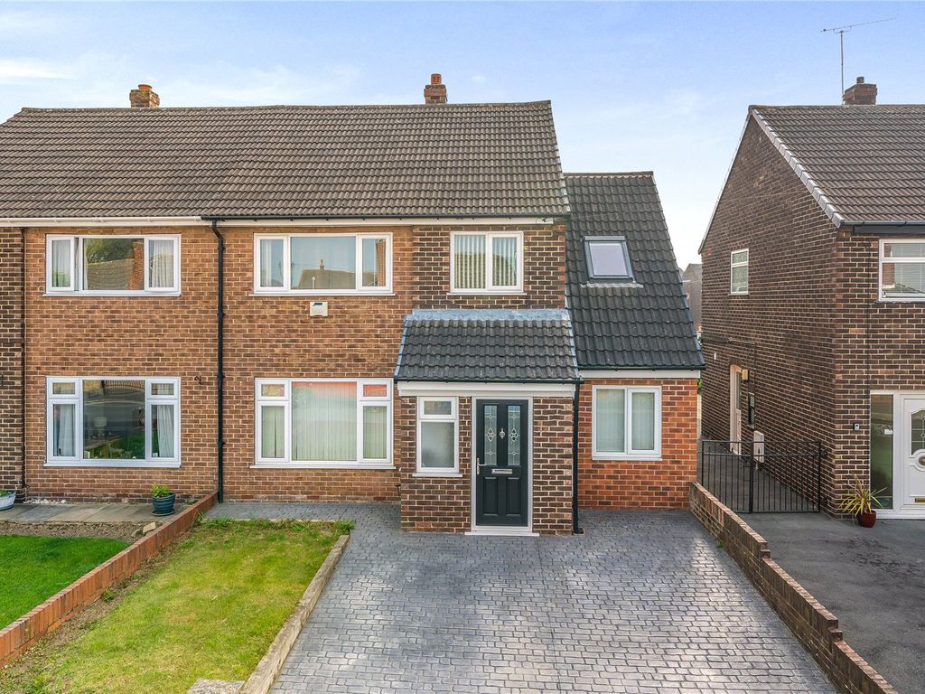 4 bed semidetached house for sale in Lowther Crescent, Swillington