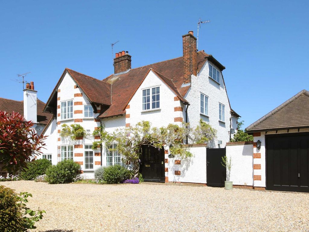 Bulstrode Way, Gerrards Cross SL9  