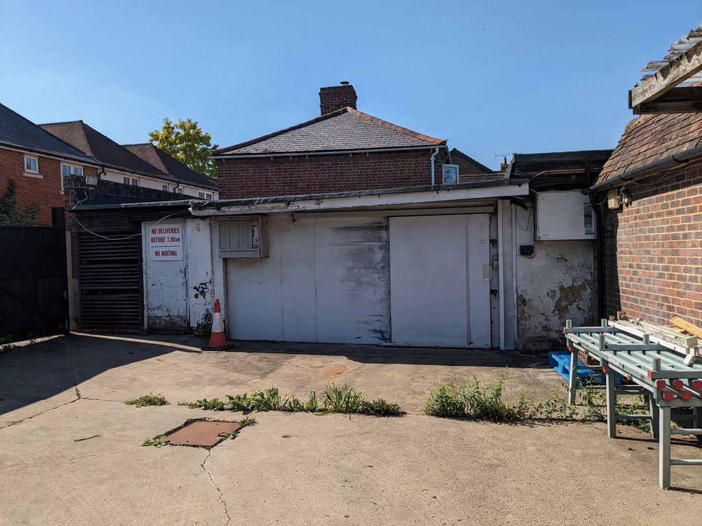 Industrial to let in Units, Aberdeen House, High