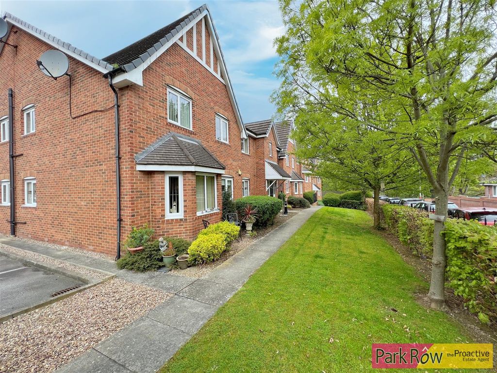 2 bed flat for sale in Castle Mews, Pontefract WF8 Zoopla