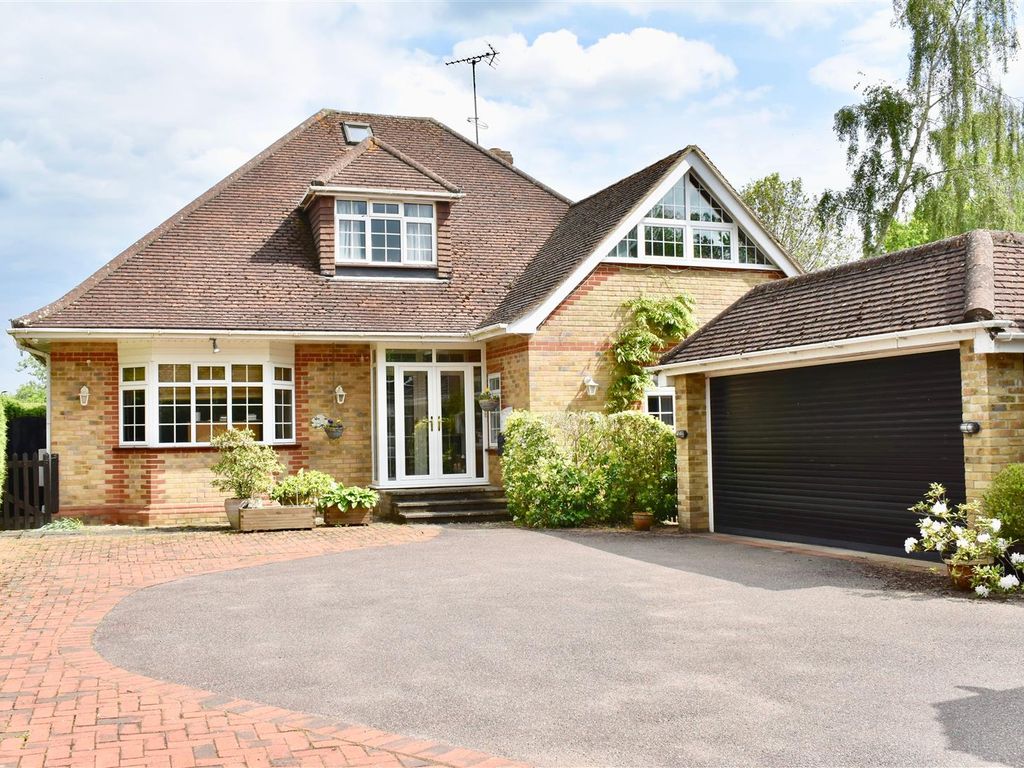 4 bed detached house for sale in River Lane, Fetcham, Leatherhead KT22