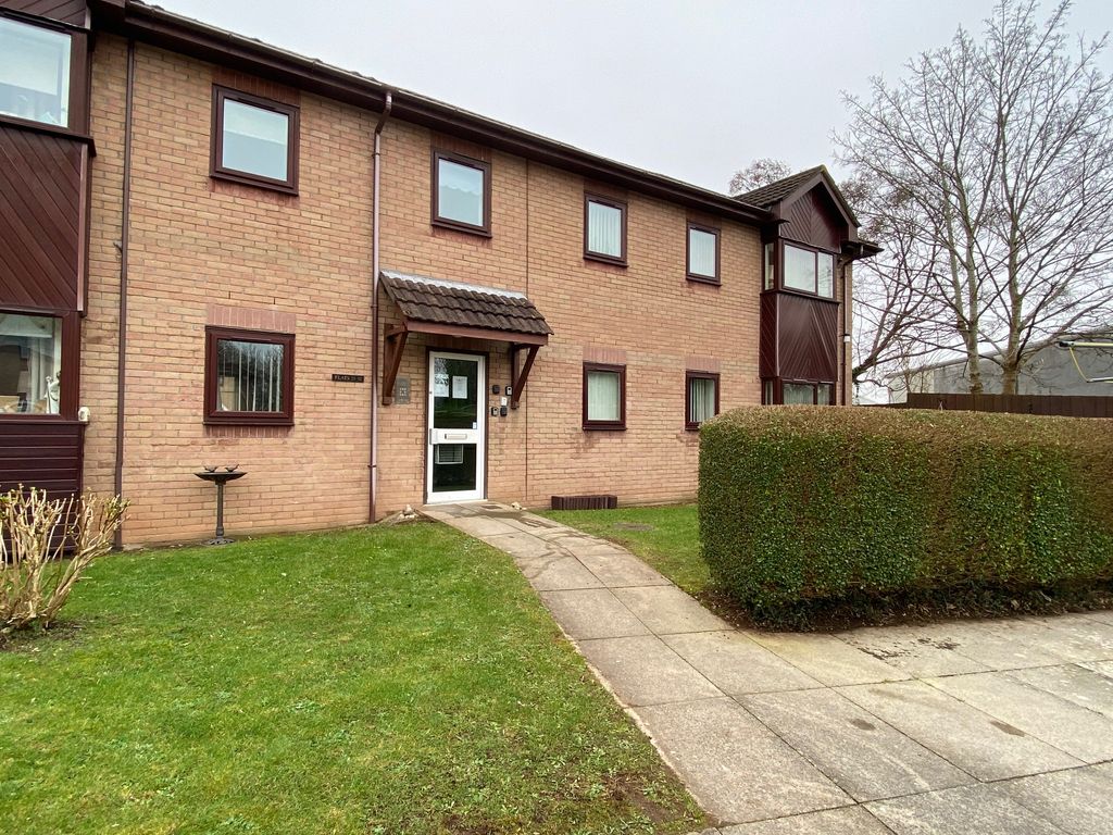 2 bed flat for sale in Uplands Court, Rogerstone, Newport NP10 Zoopla