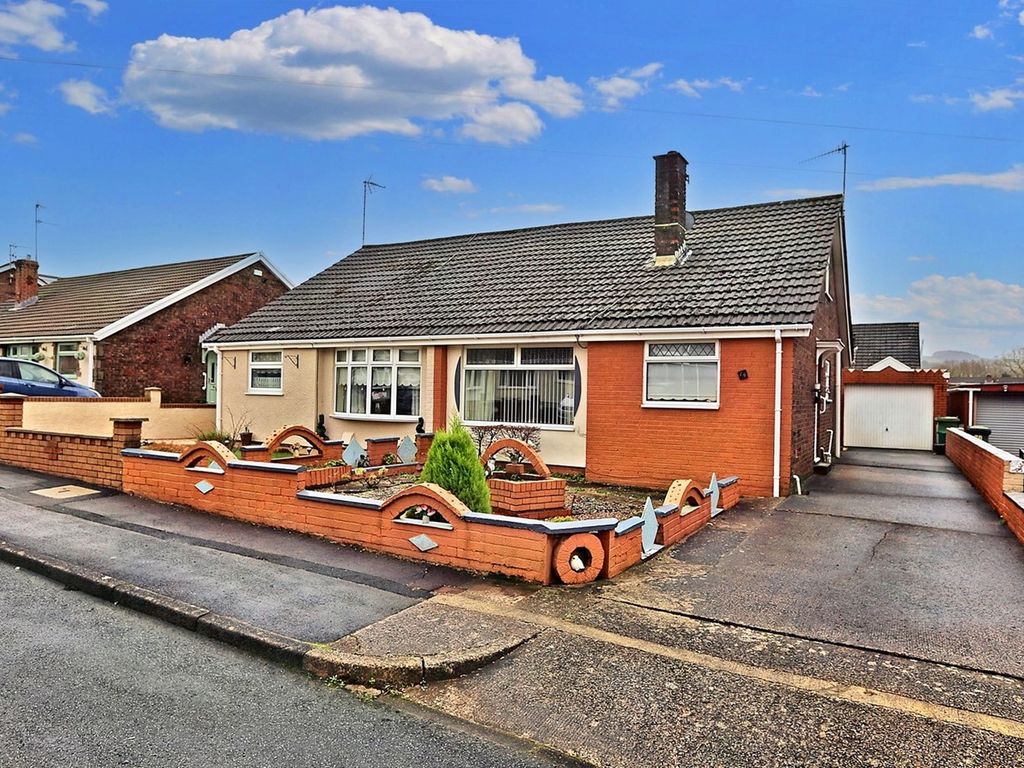 3 bed semidetached bungalow for sale in Meadow Crescent, Tonteg
