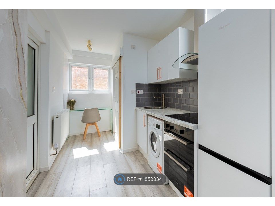 Studio to rent in Bourne Road, Cambridge CB4, £800 pcm Zoopla