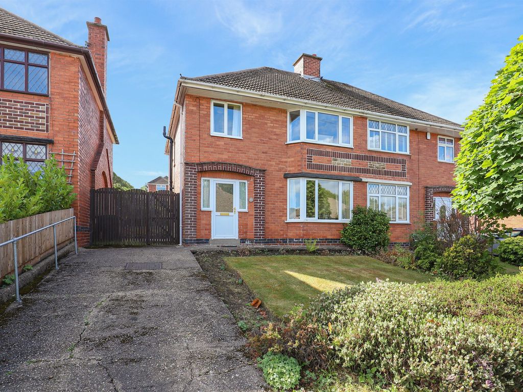 3 bed semidetached house for sale in Moorland View Road, Chesterfield