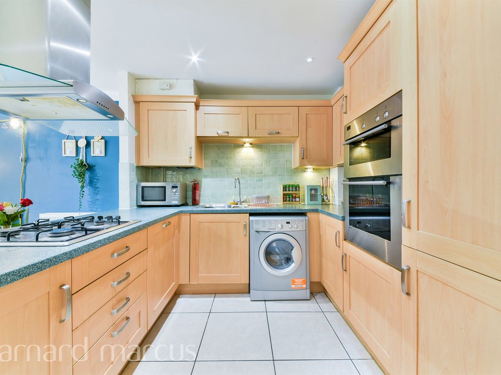 2 bed flat for sale in Leslie Park Road, Croydon CR0, £325,000 Zoopla
