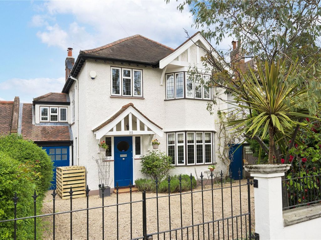 5 bed linkdetached house for sale in Arnison Road, East Molesey