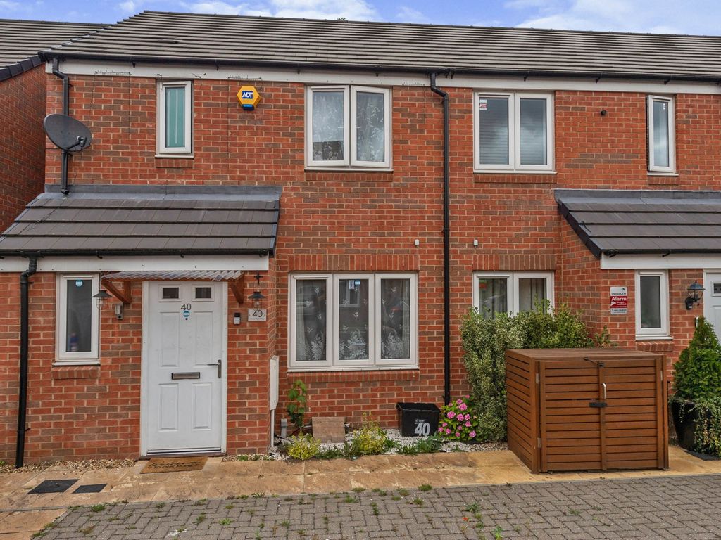 Guardian Way, Luton, Bedfordshire LU1  