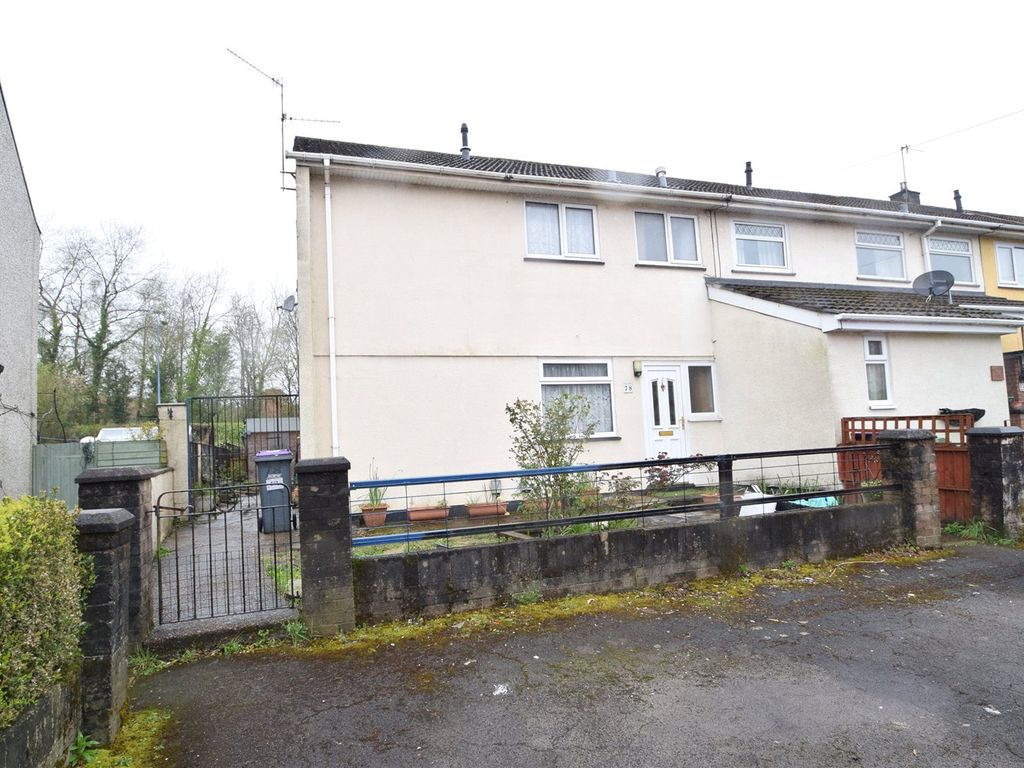 2 bed end terrace house for sale in Fields Road, Oakfield, Cwmbran
