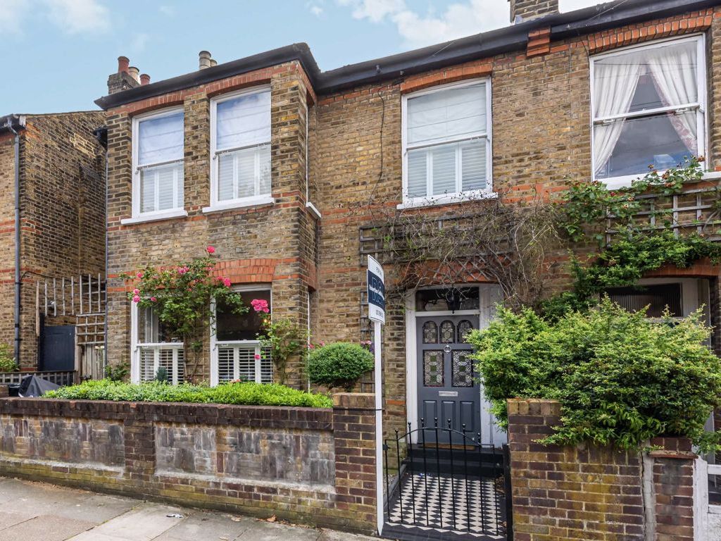 Laurel Gardens, London W7  