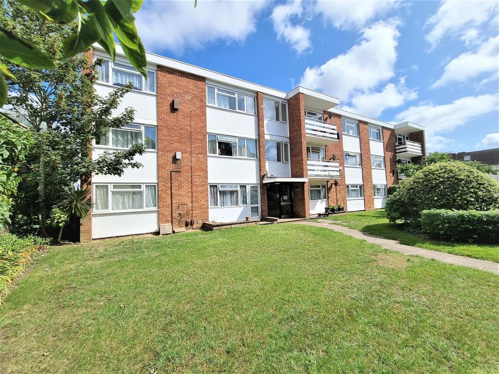2 bed flat for sale in Ashley Road, Parkstone, Poole BH14, £189,950