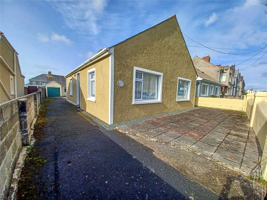 2 bed bungalow for sale in Wellington Road, Hakin, Milford Haven