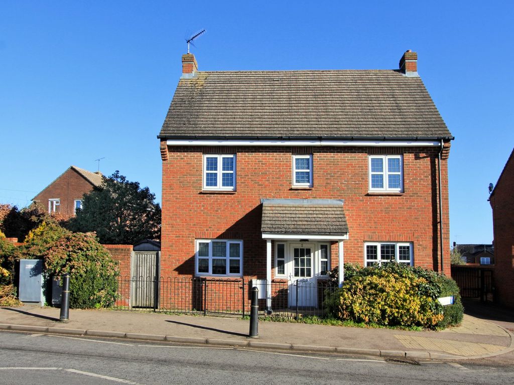 3 bed end terrace house for sale in Old Chapel Mews, Codicote