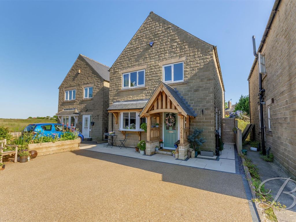 4 bed detached house for sale in Blacksmiths Close, Glapwell