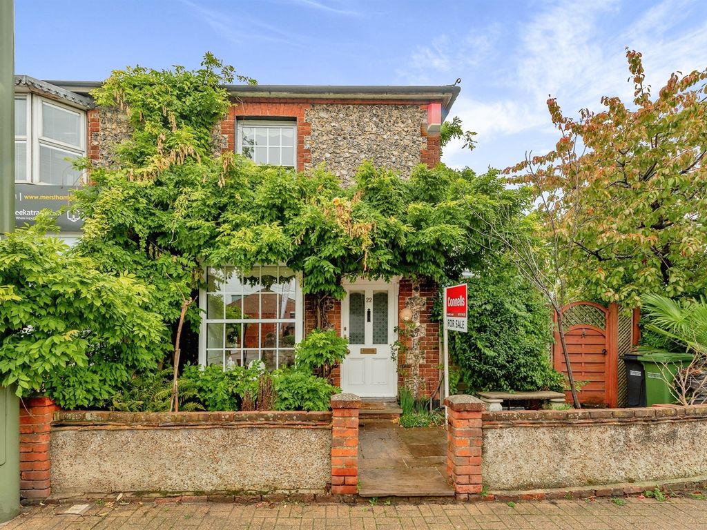 2 bed cottage for sale in High Street, Merstham, Redhill RH1, £450,000