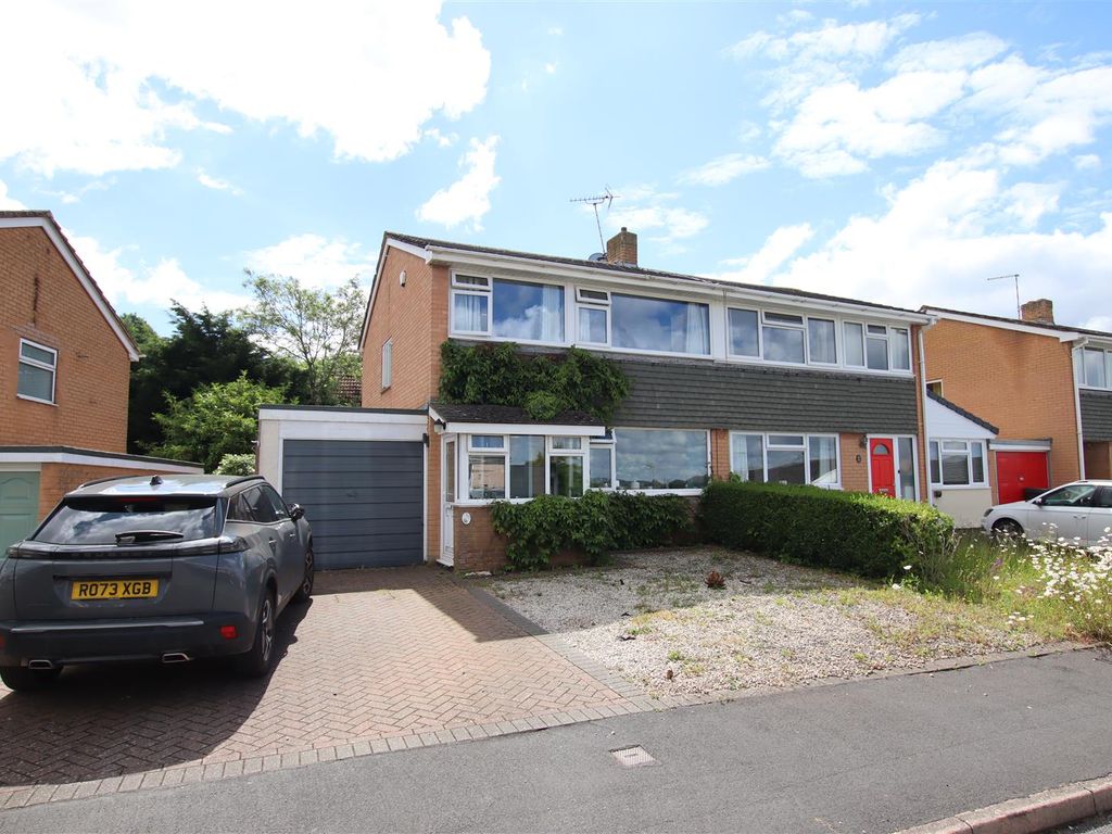 3 bed semidetached house for sale in Carlton Road, Broadfields, Exeter
