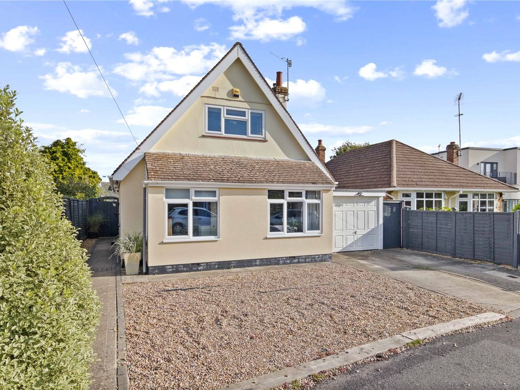 3 bed detached house for sale in North Avenue, Middleton On Sea, West