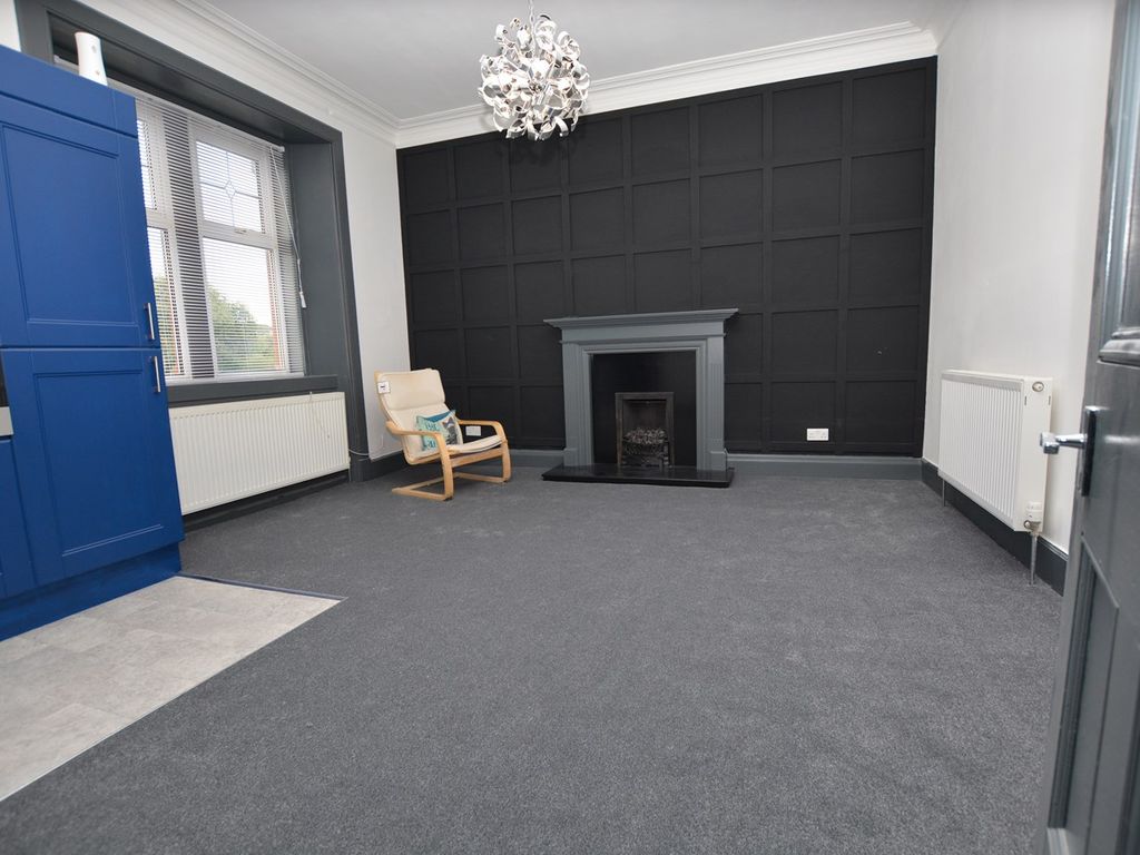 2 bed flat for sale in West Main Street, Darvel KA17, £39,995 Zoopla