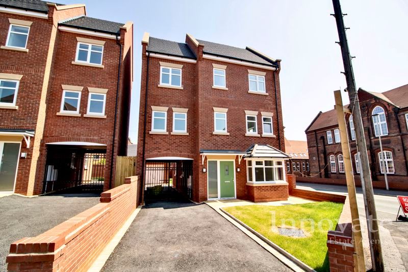 5 bed detached house for sale in Piddock Road, Smethwick B66, £480,000