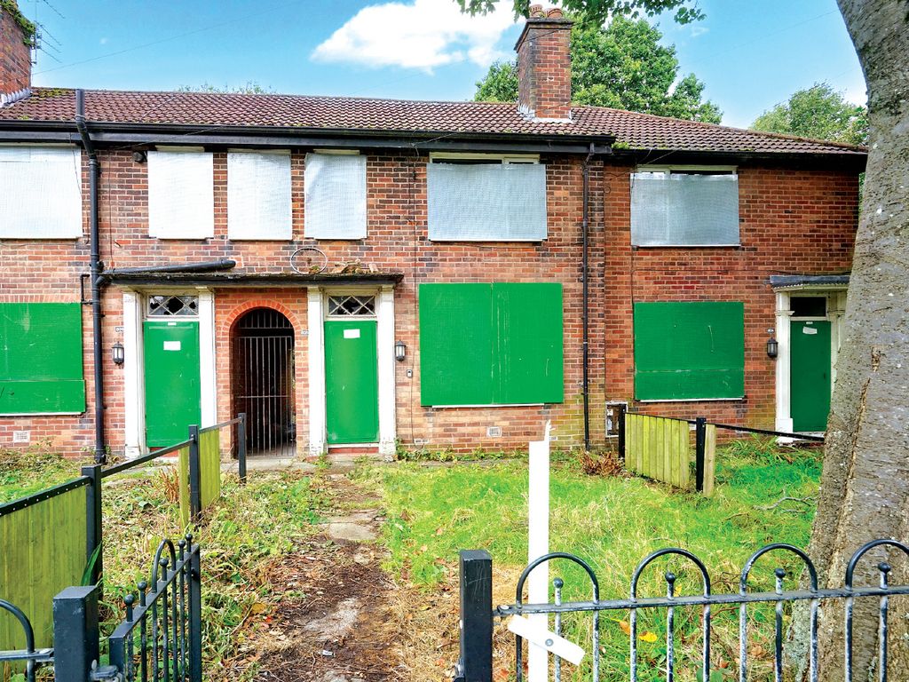 3 bed terraced house for sale in Moss Bank Way, Bolton BL1, £40,000