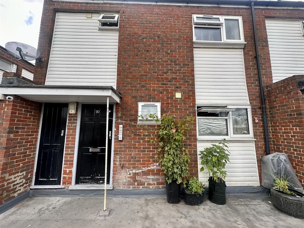 Room to rent in Albert Road, Yiewsley, West Drayton UB7 Zoopla