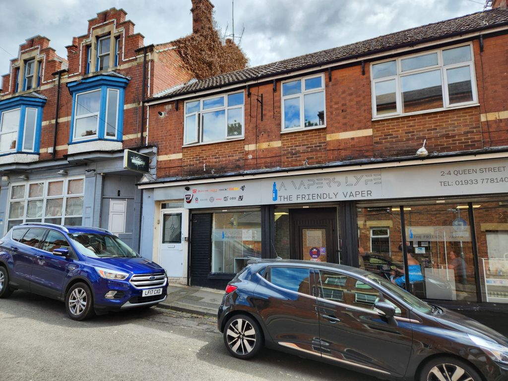 1 bed flat to rent in Queen Street, Rushden NN10, £700 pcm Zoopla