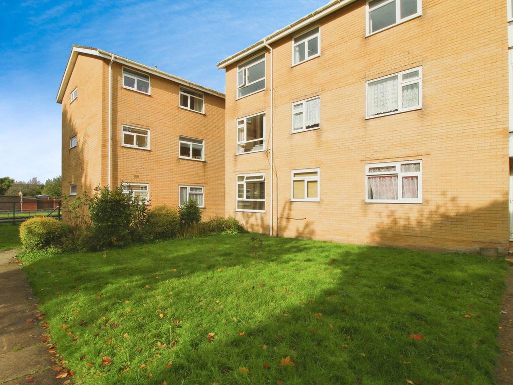 3 bed flat for sale in 2 Gibson Road, Poole BH17, £210,000 Zoopla