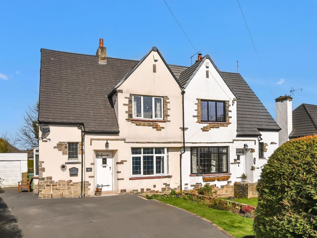 3 bed semidetached house for sale in Hawksworth Avenue, Guiseley