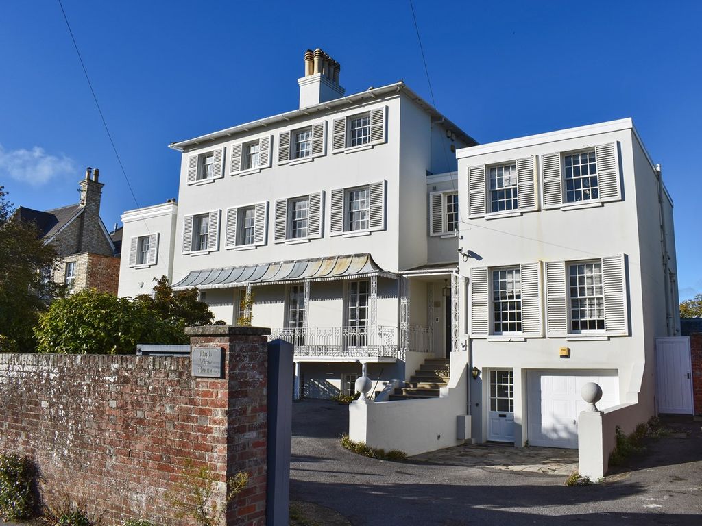 6 bed town house for sale in Highfield, Lymington SO41 Zoopla