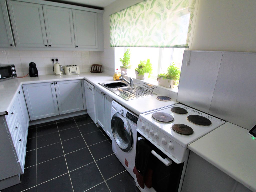 2 bed for sale in Winston Crescent, Biggleswade SG18 Zoopla