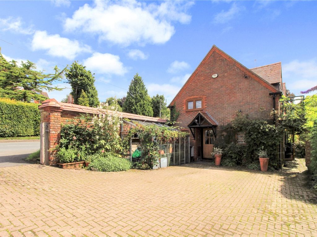 4 bed detached house for sale in Newbury Road, Lambourn, Hungerford