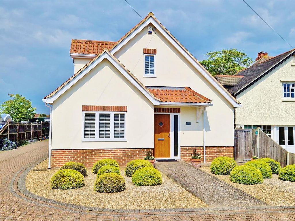 3 bed chalet for sale in Frinton Road, Kirby Cross, FrintonOnSea CO13