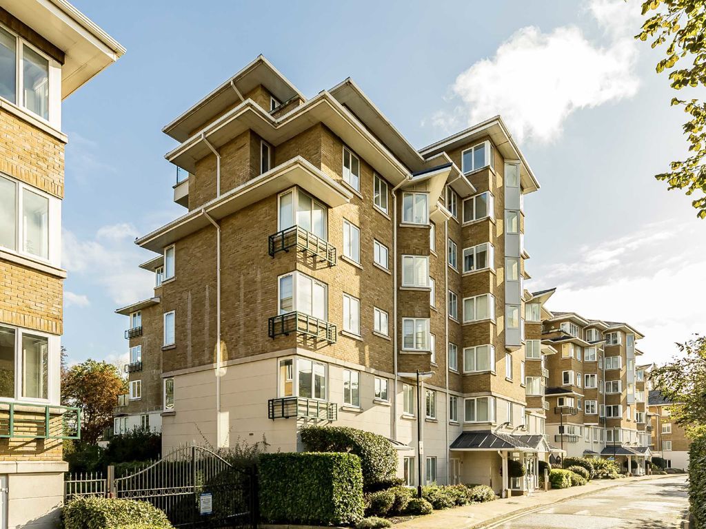 3 bed flat for sale in Strand Drive, Kew, Richmond TW9, £950,000 Zoopla