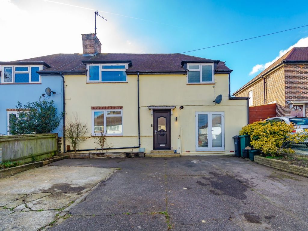 4 bed semidetached house for sale in Colesmead Road, Redhill RH1 Zoopla