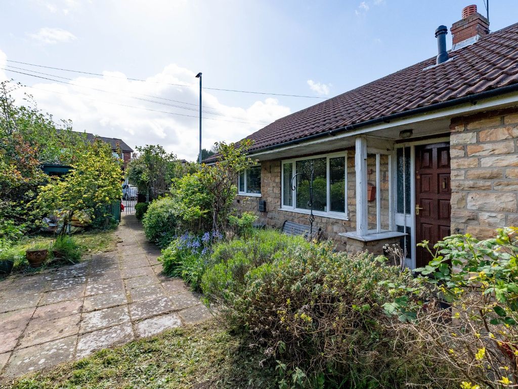 2 bed bungalow for sale in Lower Mickletown, Methley, Leeds, West