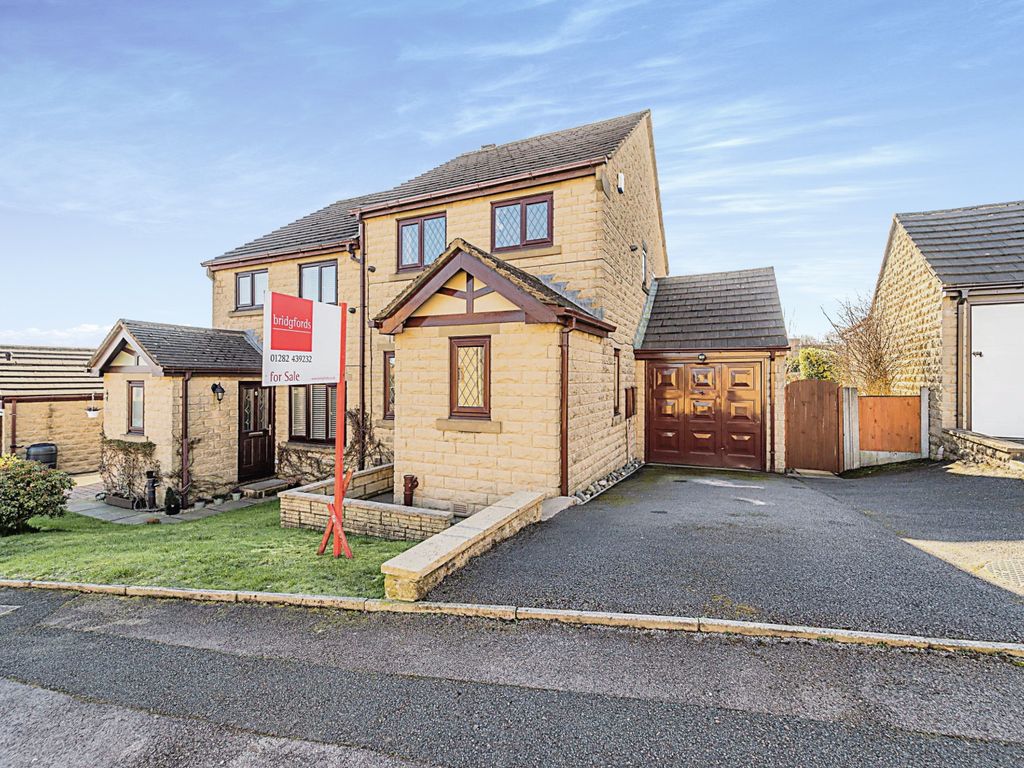 3 bed semidetached house for sale in Berwick Drive, Burnley