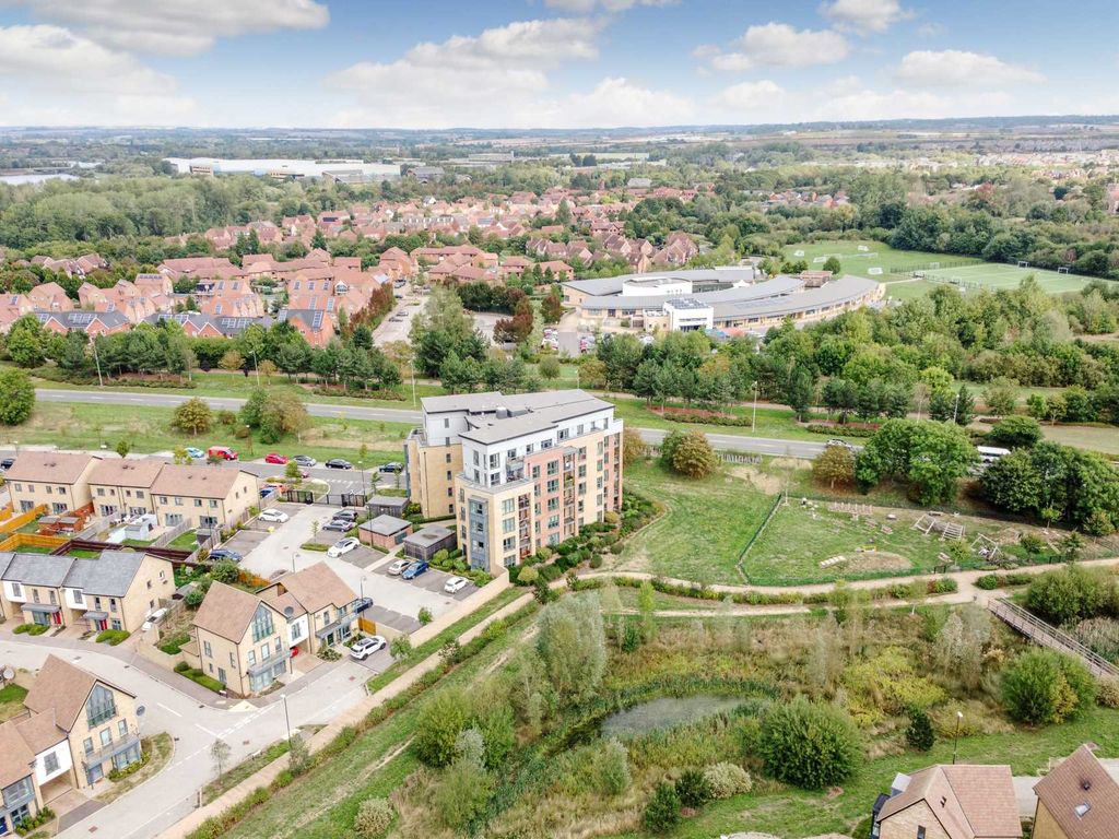 Cyber Avenue, Oakgrove MK10  