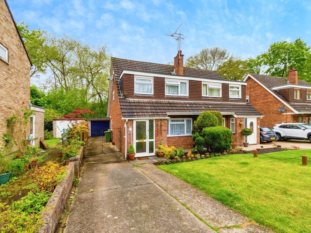 3 bed semidetached house for sale in Longleat Gardens, Southampton, Hampshire SO16, £335,000