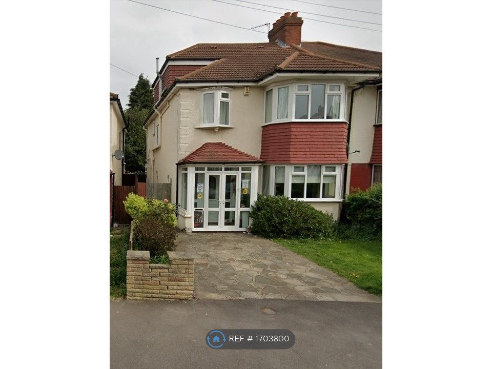 4 bed semidetached house to rent in Hawkhurst Way, West Wickham BR4