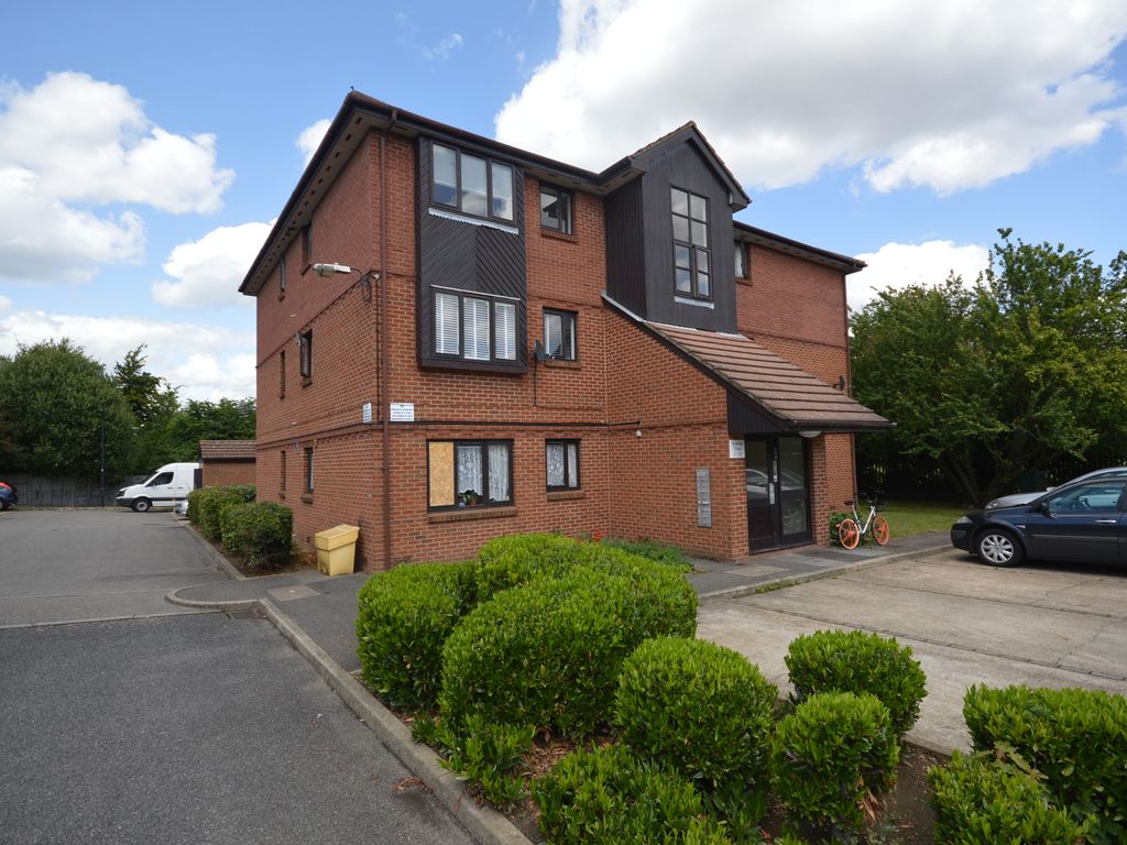 2 bed flat to rent in Aylands Close, Wembley HA9 Zoopla