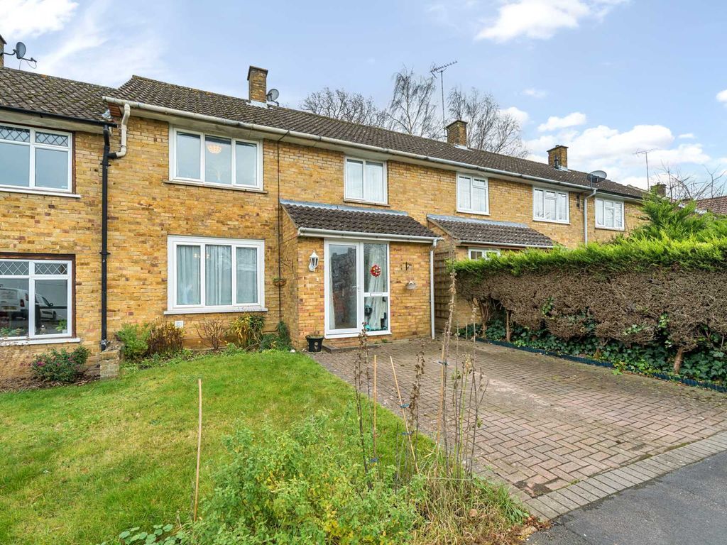 3 bed terraced house for sale in Redvers Road, Easthampstead RG12, £