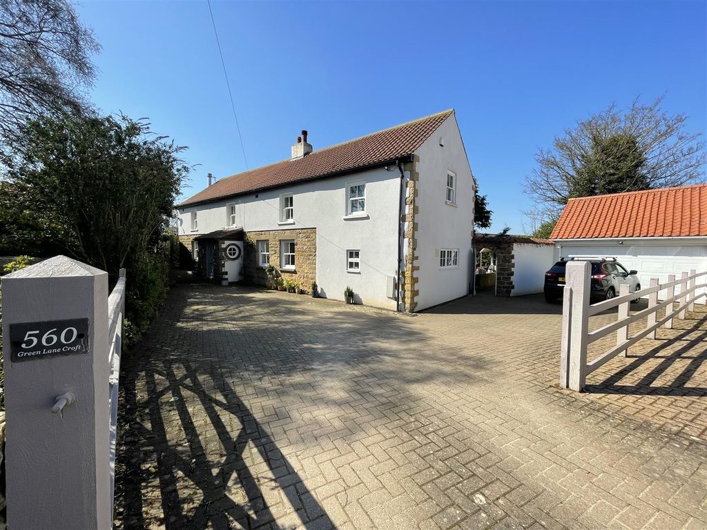 5 bed detached house for sale in Scalby Road, Scalby, Scarborough YO13