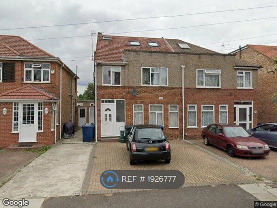 1 bed flat to rent in Daryngton Drive, Greenford UB6, £1,400 pcm Zoopla