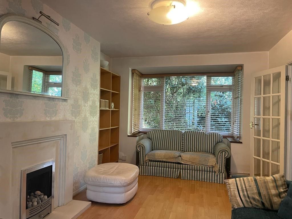 3 bed flat to rent in The Glebe, London SE3, £2,200 pcm Zoopla