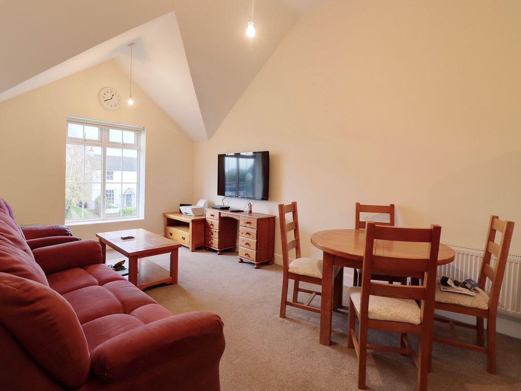 2 bed flat for sale in Main Road, Southbourne, Emsworth PO10 Zoopla