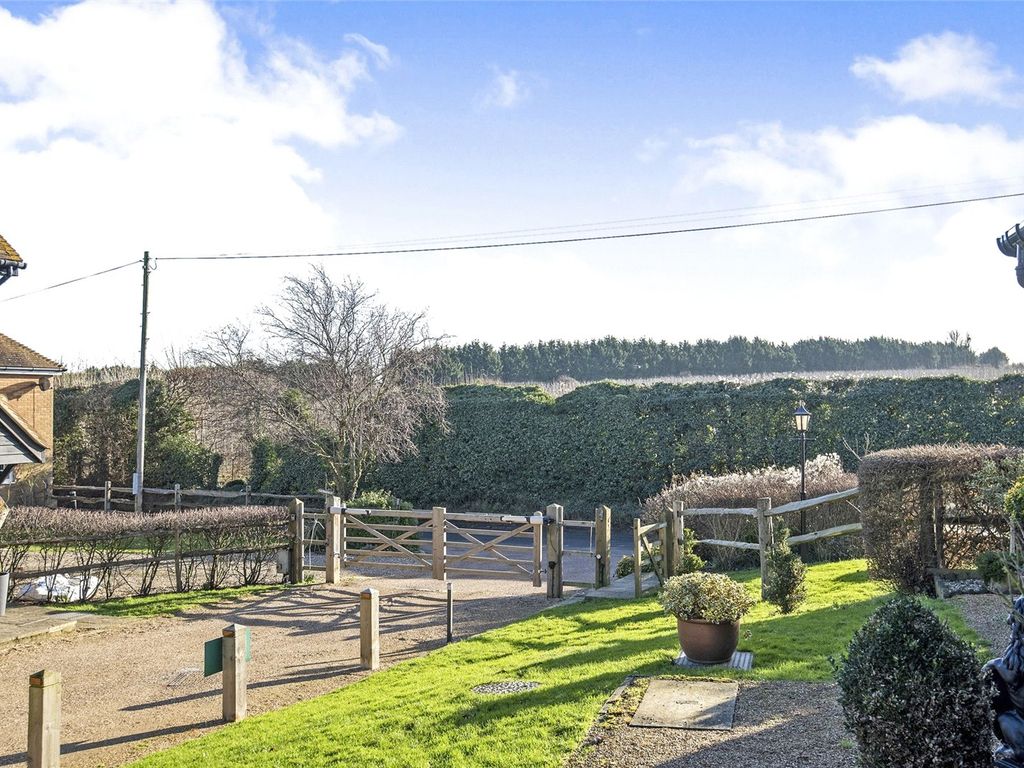 3 bed terraced house for sale in Russett Farm, Rainham, Gillingham