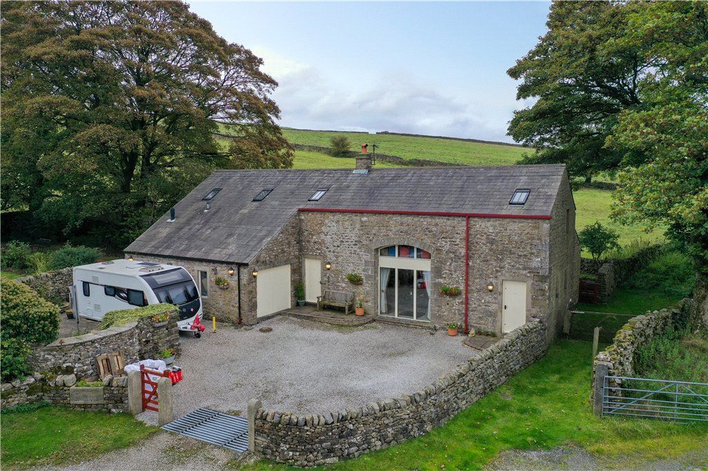 4 bed barn conversion for sale in Cold Cotes, Clapham, North Yorkshire