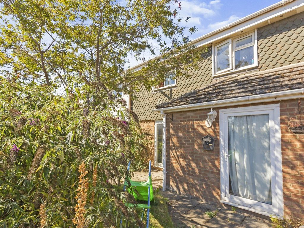 3 bed terraced house for sale in Evenlode Drive, Berinsfield